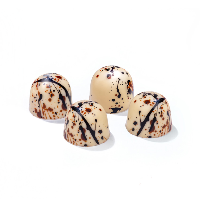 Pralinen-Vanillle-Macadamia-handgegossen-OWN